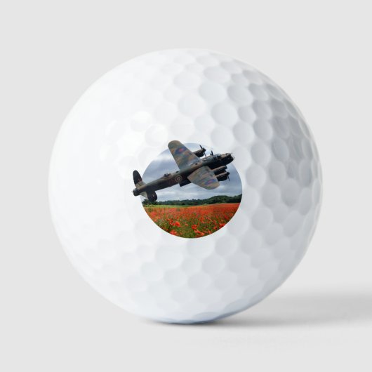 Lancaster Bomber over een papaverveld Golfballen (Voorkant)