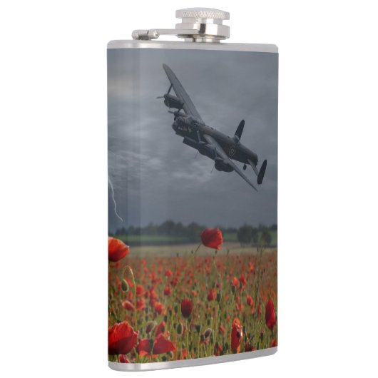 Lancaster Bomber over een papaverveld Heupfles (Rechts)