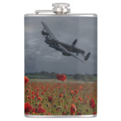 Lancaster Bomber over een papaverveld Heupfles (Voorkant)