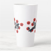 Lancaster tussen rode papavers Latte Mok (Voorkant)