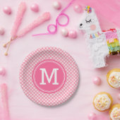 Land Baby Pink Gingham Personaliseer Monogram Papieren Bordje (Feest)