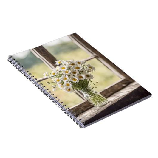 Land Daisy Boeket In Venster Notitieboek (Rechterzijde)