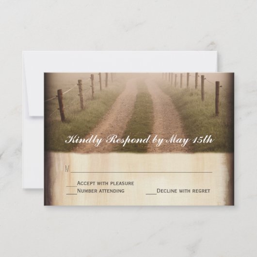 Land Dirt Road Rustic Fence Post Wedding RSVP Kaartje (Voorkant)
