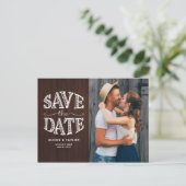Land Rustieke Typografie Hout Foto Save the Date Aankondigingskaart (Staand voorkant)