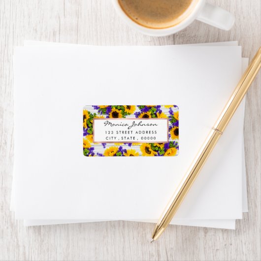 Land Rustige Witte Hout Paarse Gele Zonnebloem Etiket (Insitu)