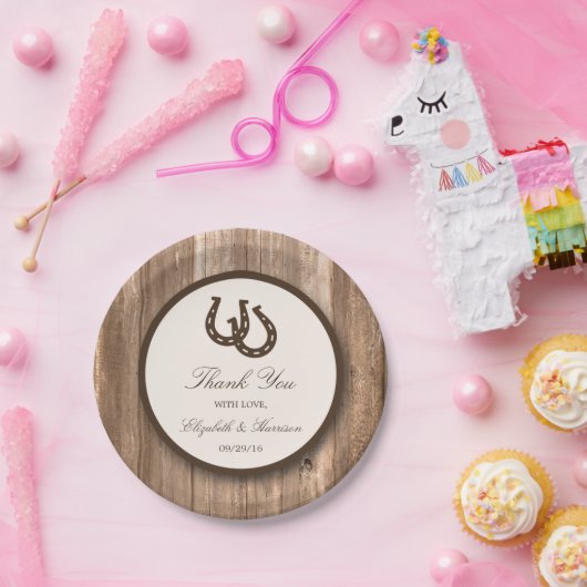 Land Rustisch Hoefijzer en bruin hout Papieren Bordje (Feest)