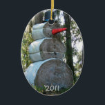 Land Snowman Ornament<br><div class="desc">In Florida smelten de Snowmen niet. Het helpt natuurlijk dat ze gemaakt zijn van hooibalen, wegkegels en een oude emmer!</div>