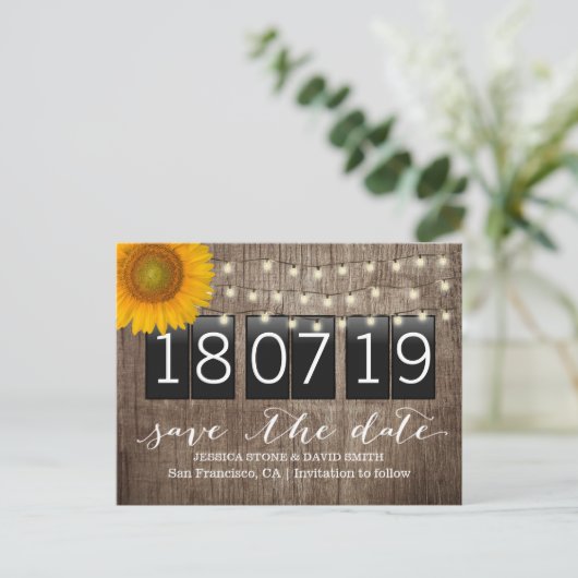 Land Sunflower Rustic Wedding Save the Date Aankondigingskaart (Staand voorkant)