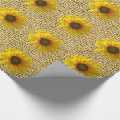 Land Yellow Sunflower Burlap Style Rustic Cadeaupapier (Hoek)
