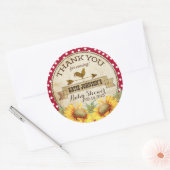 Land Zonnebloemen en Gingham Check Baby shower Ronde Sticker (Envelop)