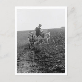 Landbouwers die met een trekker oplichten briefkaart
