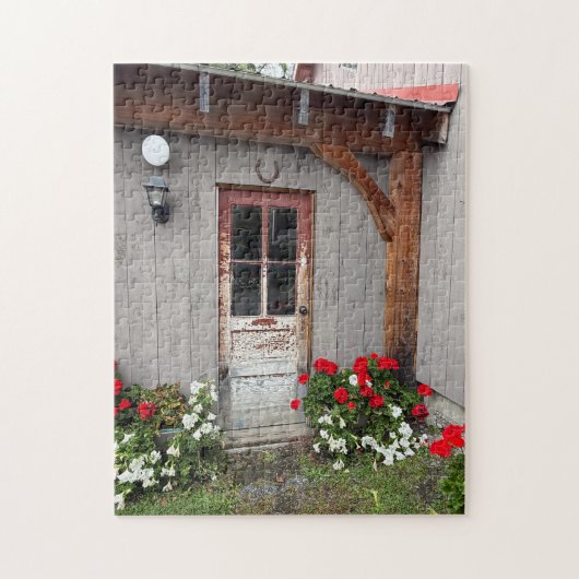 Landelijk gebouw met oude deur legpuzzel (Verticaal)