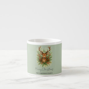Landelijk hertenhoofd in bosomgeving met winterfol espresso kop