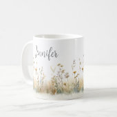 Landelijk veld met wilde bloemen monogram koffiemok (Voorkant links)
