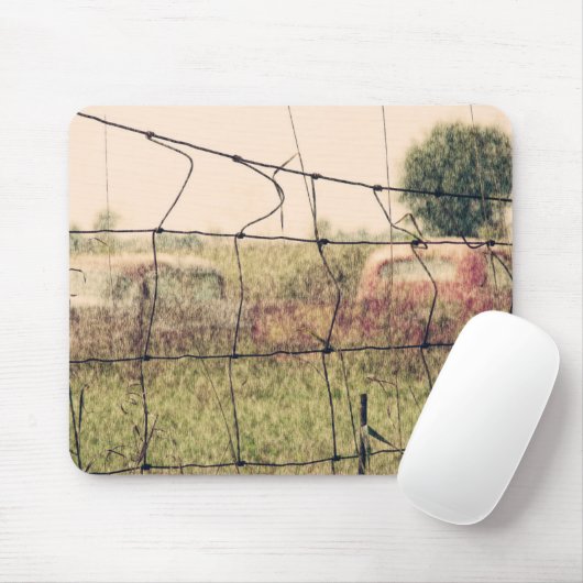 Landelijke Junkyard, Vechicles Rusting Away in a F Muismat (Met muis)