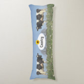 Landelijke Koeien op Sky Blue Gepersonaliseerd Lichaamskussen (Voorkant Verticaal)