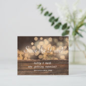 Landelijke landelijke bokeh-lichten bewaar datum a aankondigingskaart (Staand voorkant)