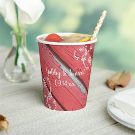 Landelijke rode schuur houten witte bloemen landel papieren bekers