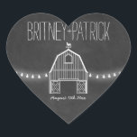 Landelijke Rustieke Chalkboard Schuur Huwelijksgun Hart Sticker<br><div class="desc">Country Rustic Chalkboard Barn Wedding Favors Seals - gebruik deze stickers om enveloppen aan te kleden op gunsten voor gasten of wat je maar wilt. Het ontwerp heeft een krijtbordachtergrond met een witte schuur aan de bovenkant en witte snaarlichten. Je kunt de tekst ook wissen en toevoegen wat je wilt...</div>