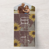 Landelijke Zonnebloemen Houtstructuur Trouwdag All In One Uitnodiging (Binnen)