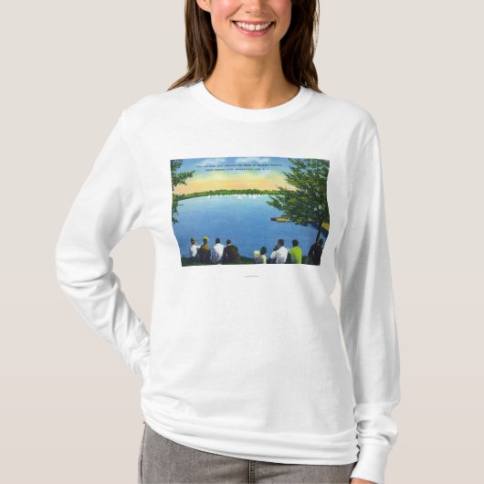 Landenclub Uitzicht Sailboat Regatta op Lake T-shirt (Voorkant)