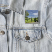 Landenstreep tussen cyperbomen in vierkante button 5,1 cm (In situ)