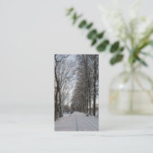 Landenweg met bomen en sneeuwfotokaart visitekaartje (Staand voorkant)