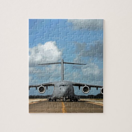landing van militair vrachtvliegtuig legpuzzel (Verticaal)