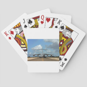 landing van militair vrachtvliegtuig pokerkaarten