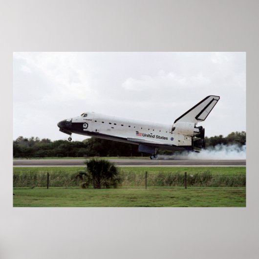 Landing van Space Shuttle Endeavor (STS-108) Poster (Voorkant)