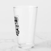 Landmuziek en bier daarom ben ik hier glas (Links)