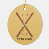 Landoverschrijdende huiden en polen keramisch ornament (Links)