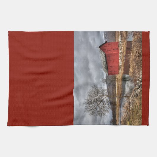 Landrode muur die in de Pond Dish Towel reflecteer Theedoek (Horizontaal)