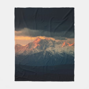 LANDSCAPE FOTOGRAFIE VAN SNEEUWMOUNTAINEN ONDER NI FLEECE DEKEN