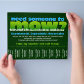 Landscaper over grasschapszorg flyer (Hand)