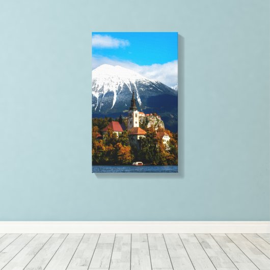 Landschap in het meer van Bled in de herfst Canvas Afdruk (Insitu (Houten vloer))