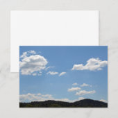 Landschap met groene heuvels, bomen en wolken bedankkaart (Voorkant / Achterkant)