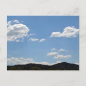 Landschap met groene heuvels, bomen en wolken briefkaart (Voorkant)