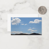 Landschap met groene heuvels, bomen en wolken notitiekaartje (Voorkant / Achterkant in situ)