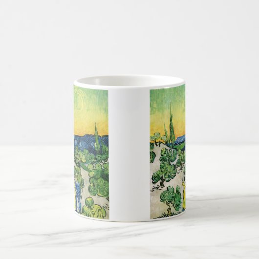 Landschap met paar wandelaars van Vincent van Gogh Koffiemok (Center)