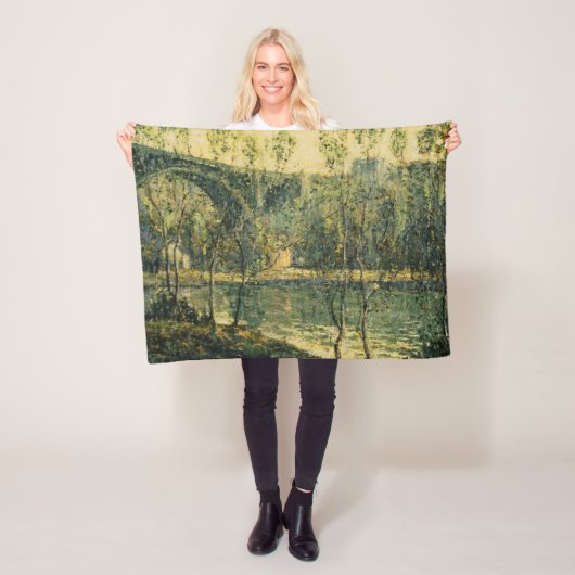 Landschap met rivier en brug: Spring Morning Fleece Deken (In situ)