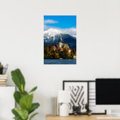Landschap van het Bledmeer in de herfst Poster (Thuiskantoor)