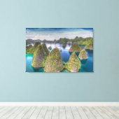 Landschap van Wayag-eiland, Indonesië Canvas Afdruk (Insitu (Houten vloer))