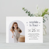 Landschap Zilveren Verjaardagsuitnodiging met Boog Folie Uitnodiging (Staand Voorkant)