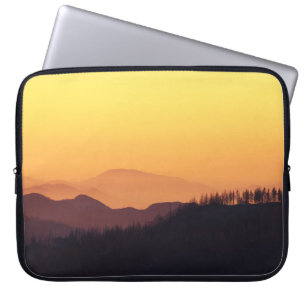 LANDSCHAPENFOTO VAN HET BOSBOUW TIJDENS GOLDEN UUR LAPTOP SLEEVE