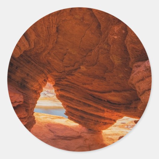 Landschappelijk beeld van een geërodeerde zandstee ronde sticker (Voorkant)