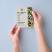 Landschapsdiensten voor het onderhoud van gazons flyer (Hand)