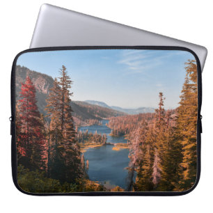 LANDSCHAPSFOTO VAN BOMEN NAAR HET WATERLICHAAM TIJ LAPTOP SLEEVE