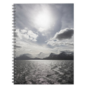 Landschapsfoto van de kust van Noorwegen Notitieboek