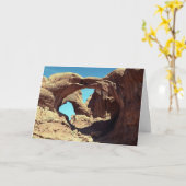 Landschapsfoto van Double Arch Desert Kaart (Gele Bloem)